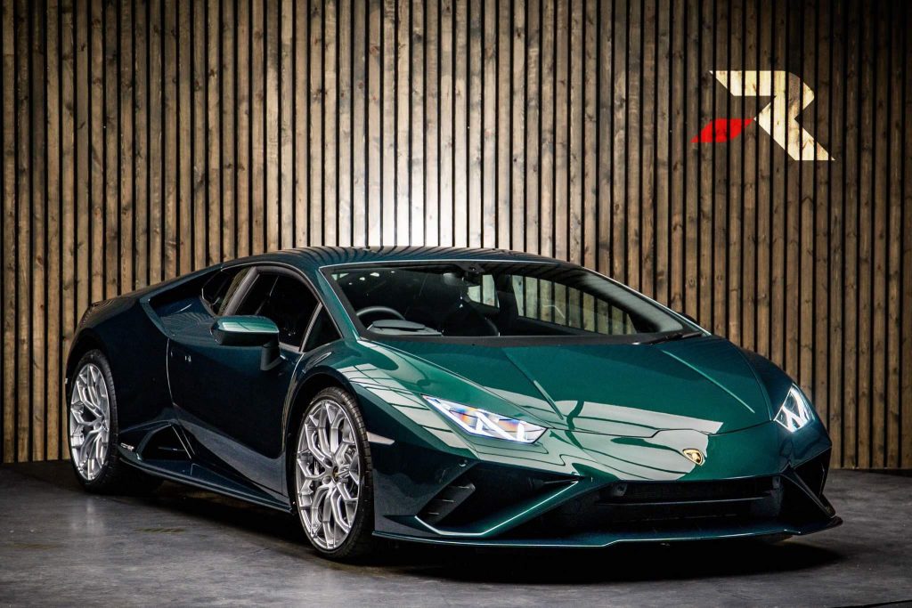 Lamborghini Race Cars (Ultimte Guide & Full List)