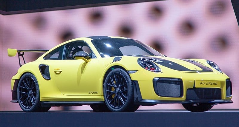 Porsche 911 GT2RS © Wikimedia Commons User:Alexander Migl / CC BY-SA 4.0 Porsche 911 GT2RS